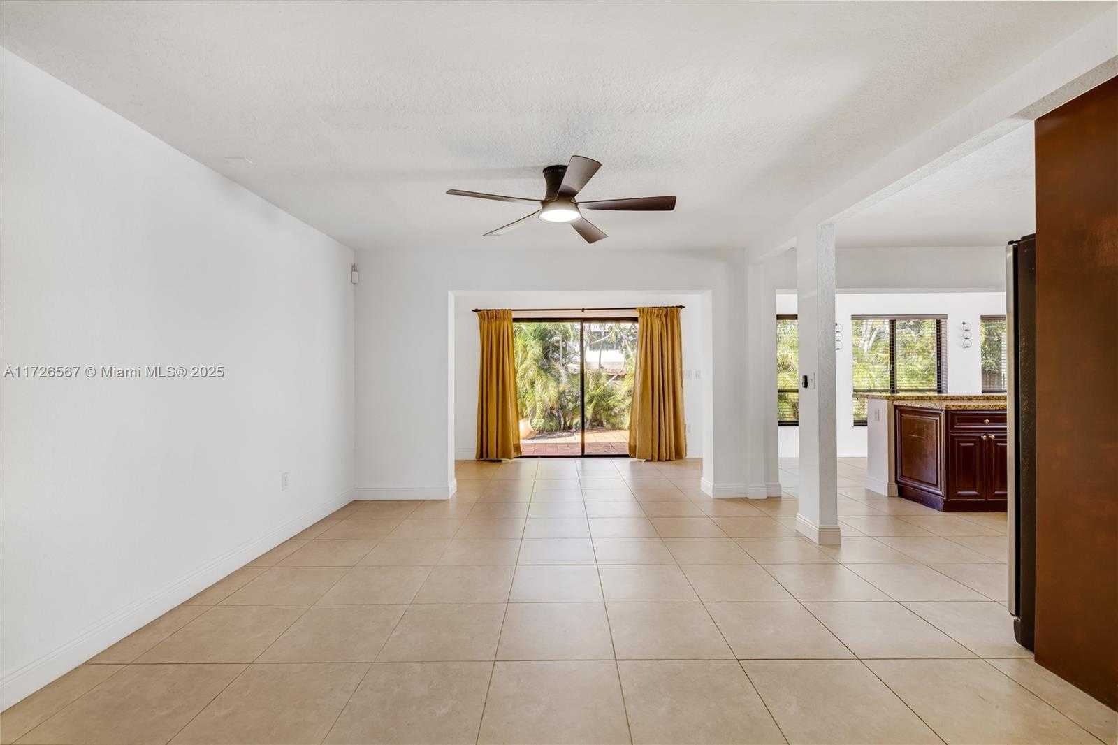 Small Image of 10670 SOUTH WEST 87TH AVE, Miami Number 10