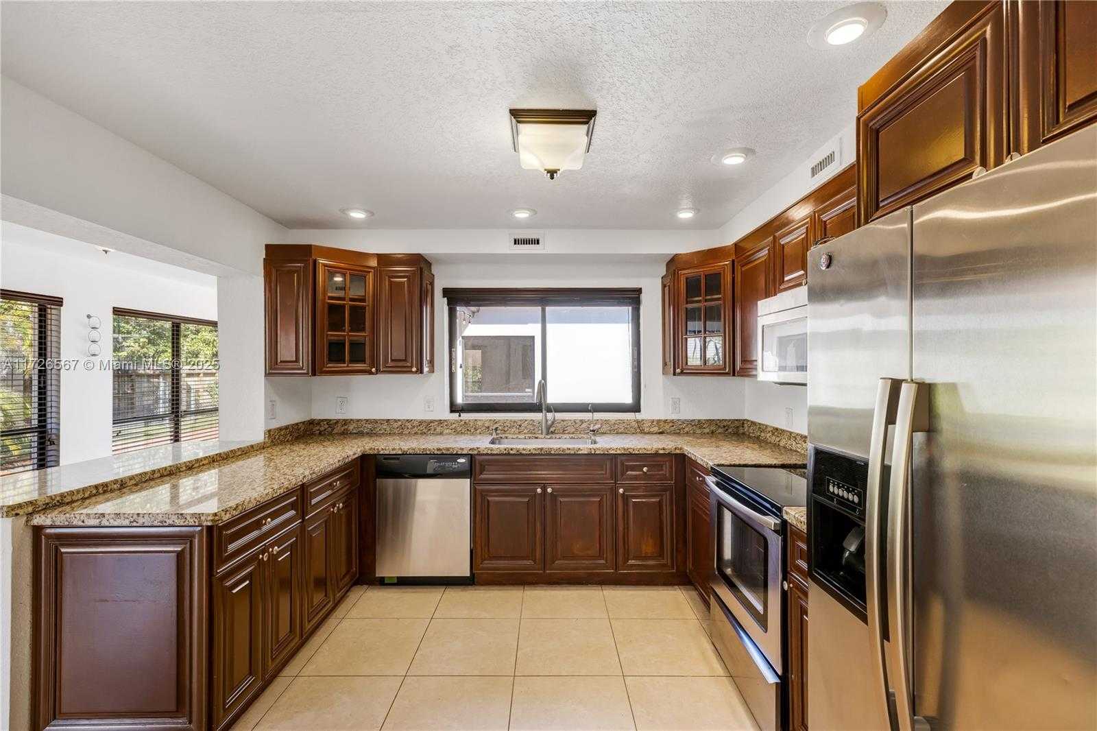 Small Image of 10670 SOUTH WEST 87TH AVE, Miami Number 13