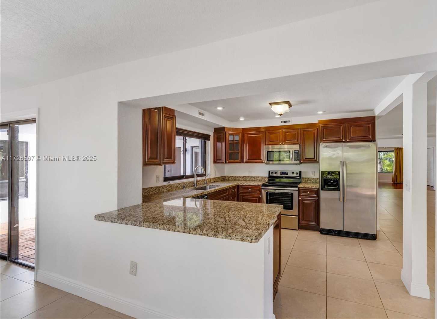 Small Image of 10670 SOUTH WEST 87TH AVE, Miami Number 14