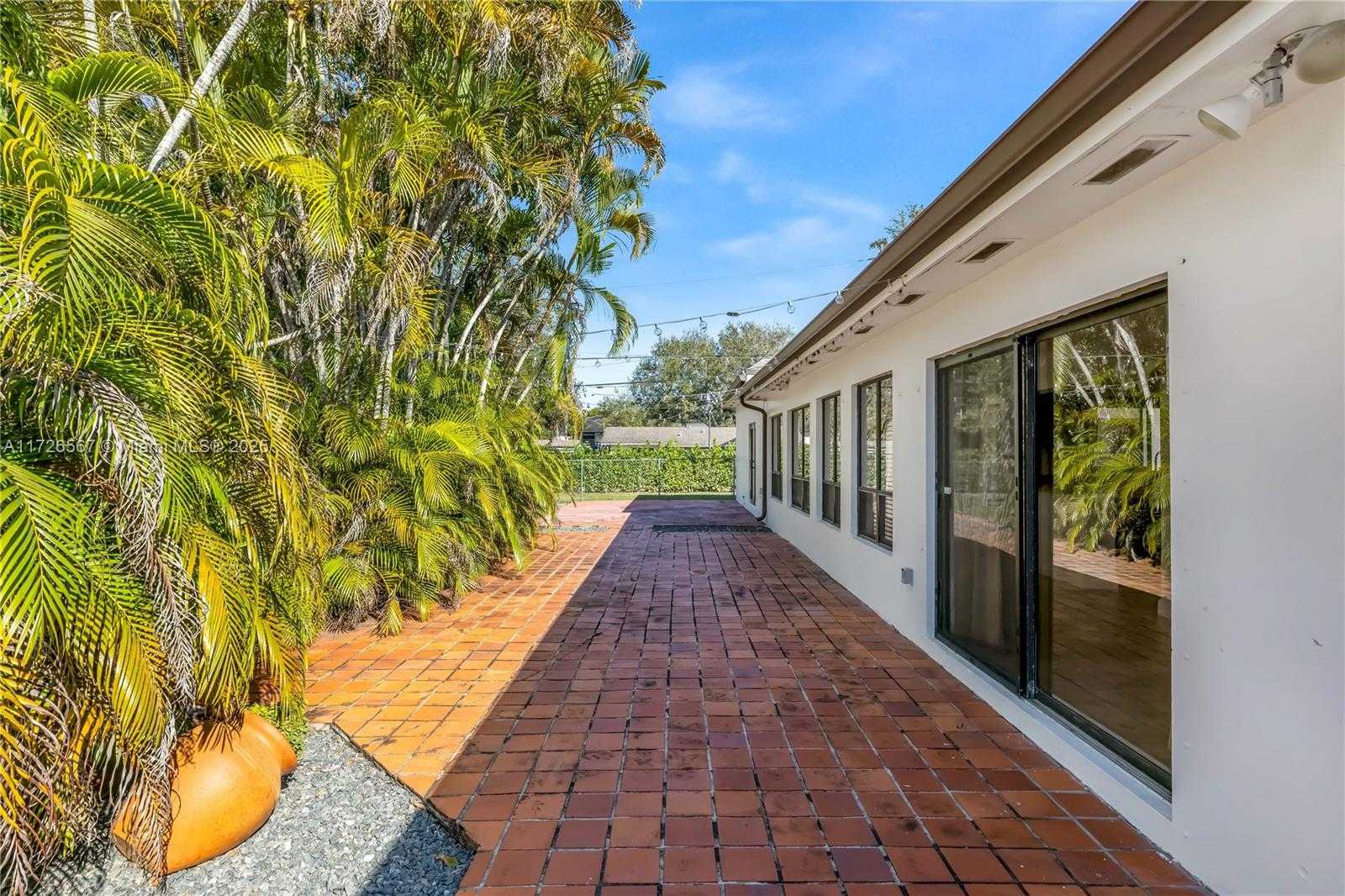 Small Image of 10670 SOUTH WEST 87TH AVE, Miami Number 17