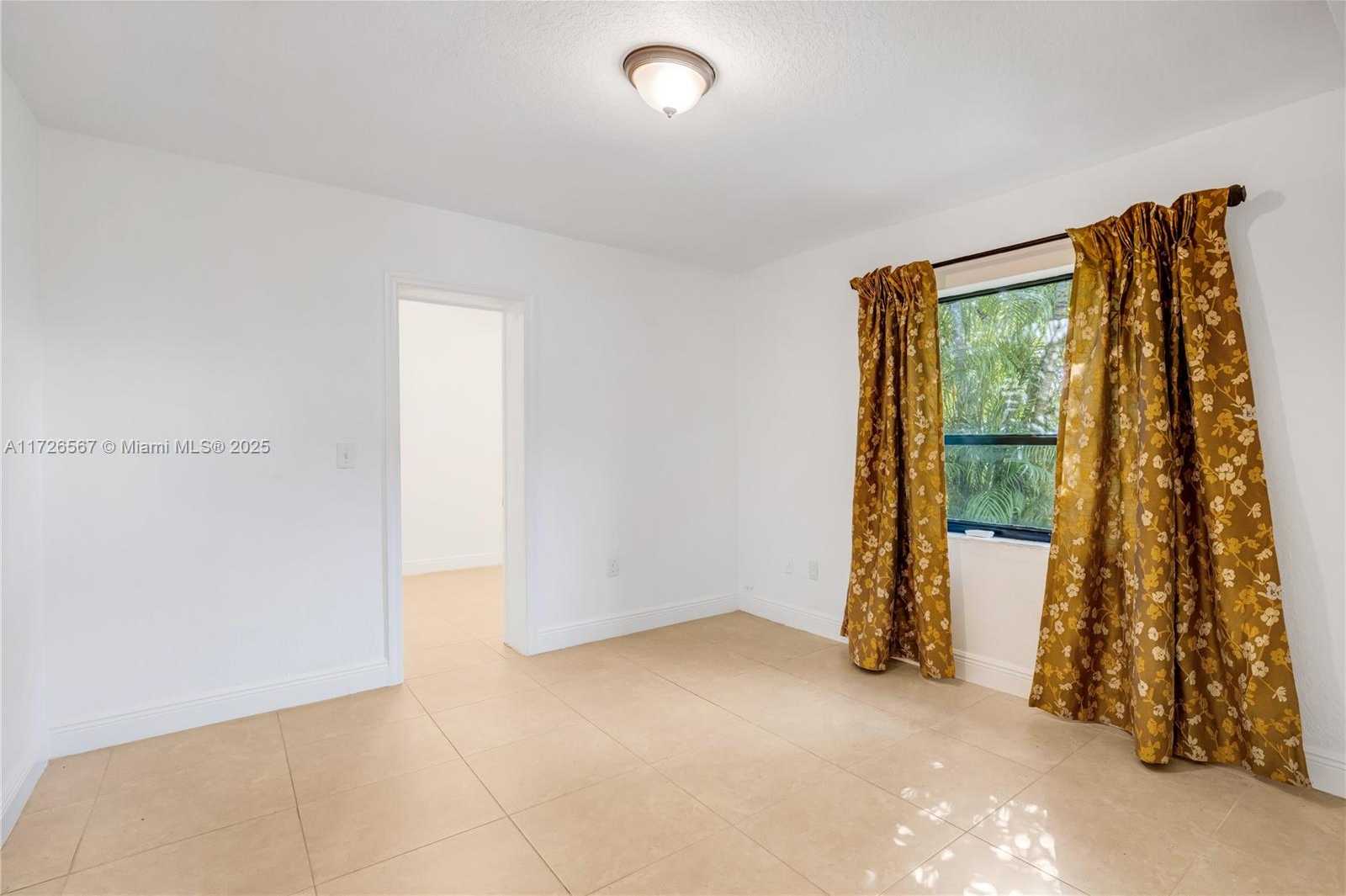 Small Image of 10670 SOUTH WEST 87TH AVE, Miami Number 20