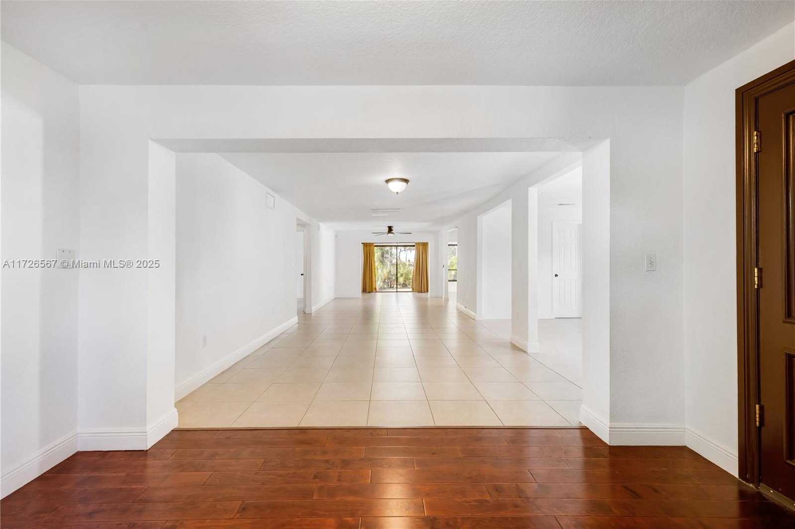 Small Image of 10670 SOUTH WEST 87TH AVE, Miami Number 5