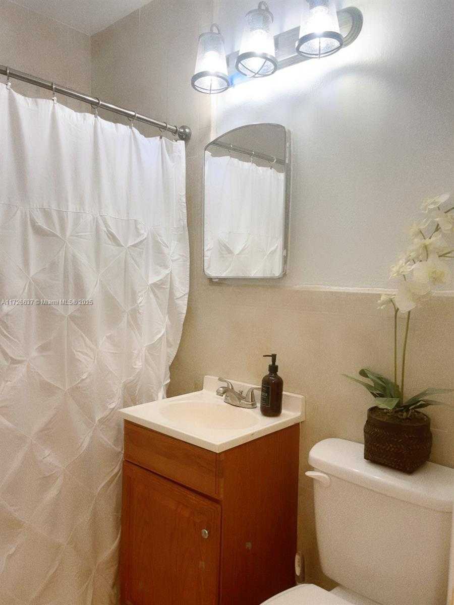 Small Image of 9040 SOUTH WEST 156TH ST, Palmetto Bay Number 12