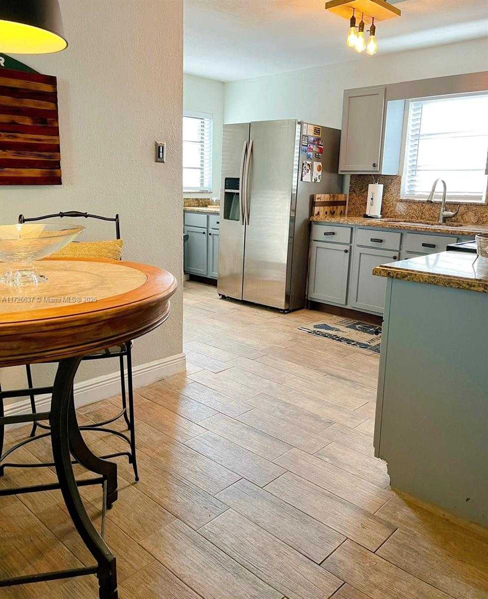 Small Image of 9040 SOUTH WEST 156TH ST, Palmetto Bay Number 7