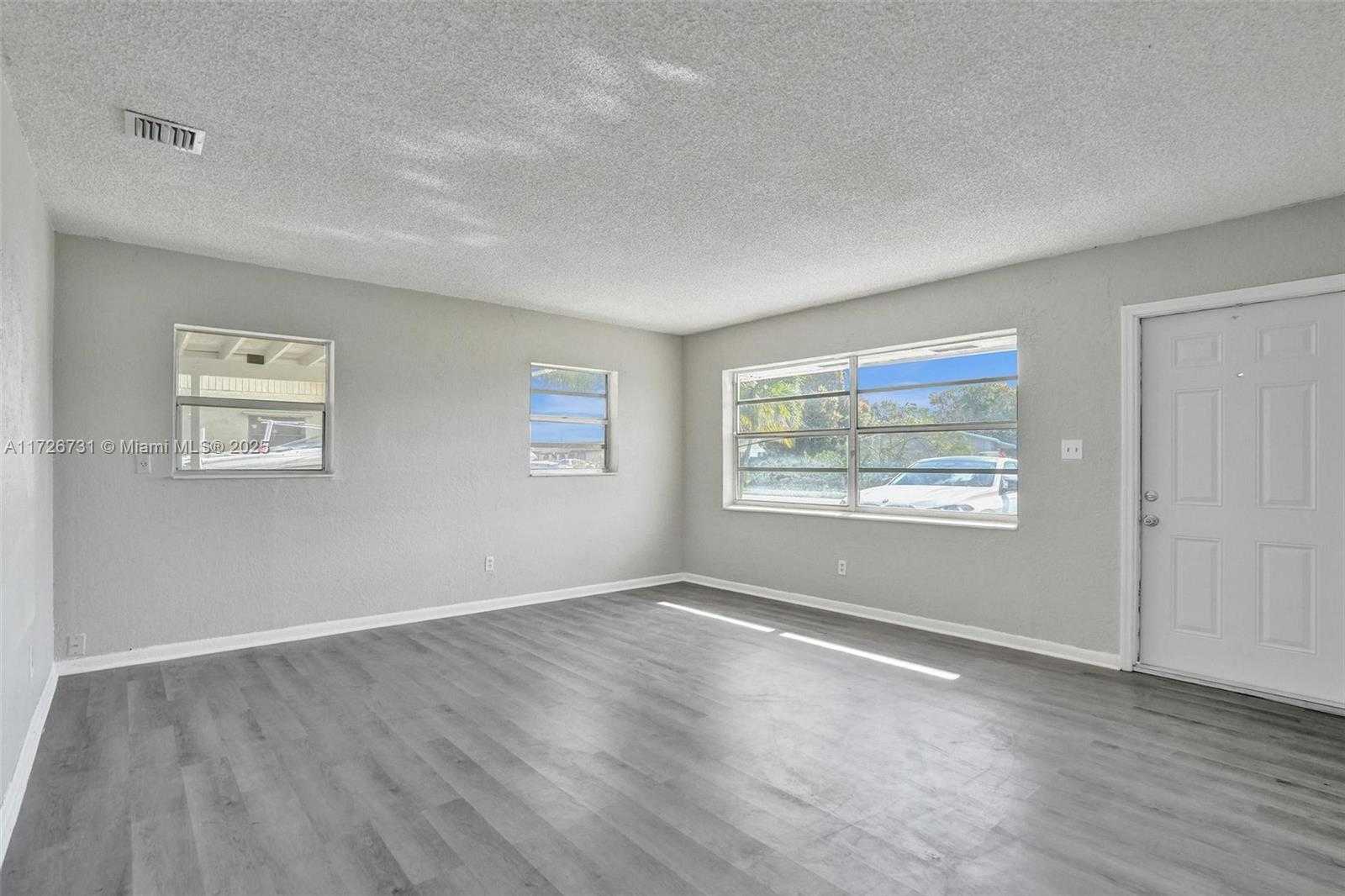 Small Image of 337 NORTH WEST 6TH ST, Deerfield Beach Number 12