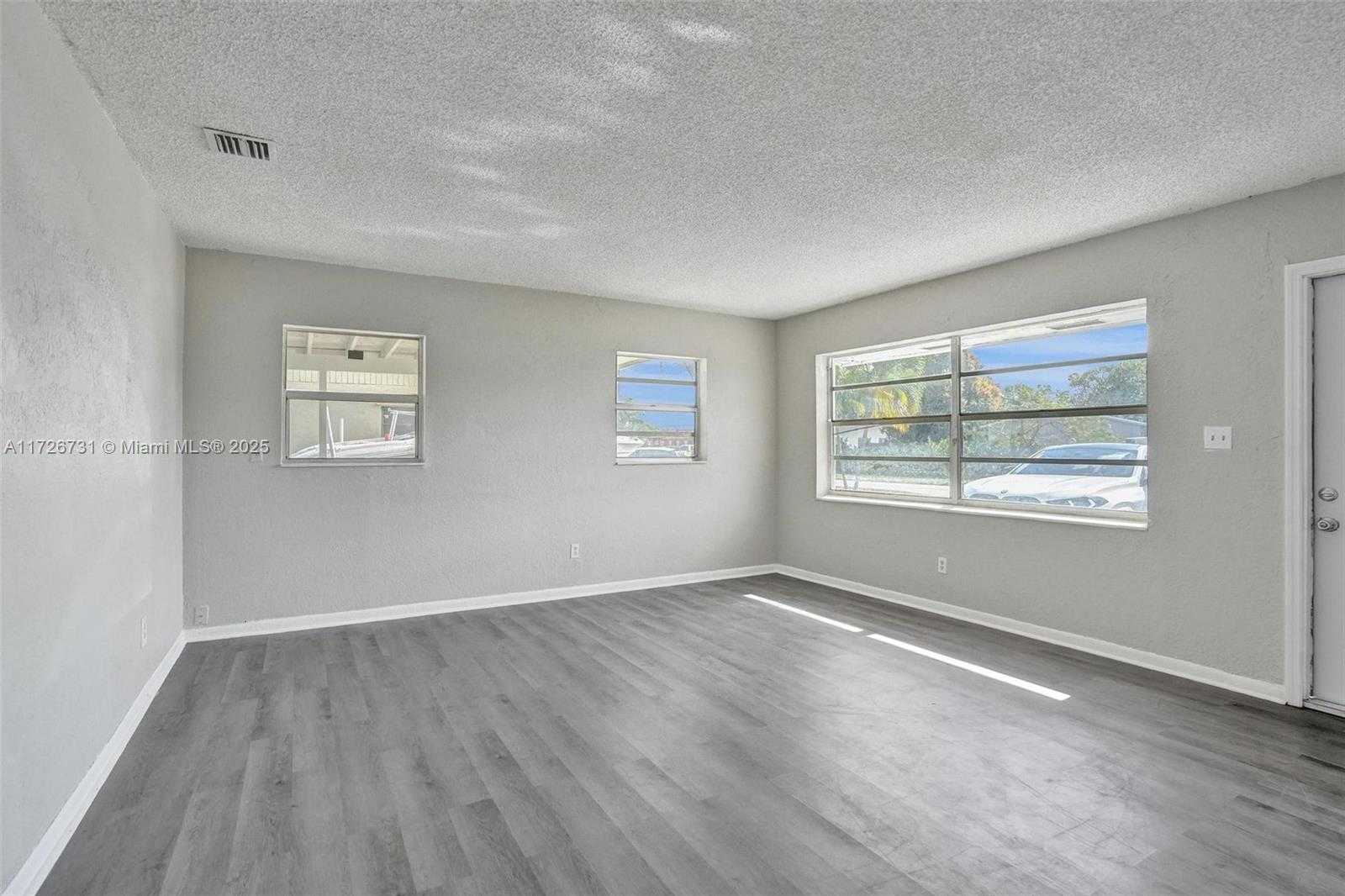 Small Image of 337 NORTH WEST 6TH ST, Deerfield Beach Number 13