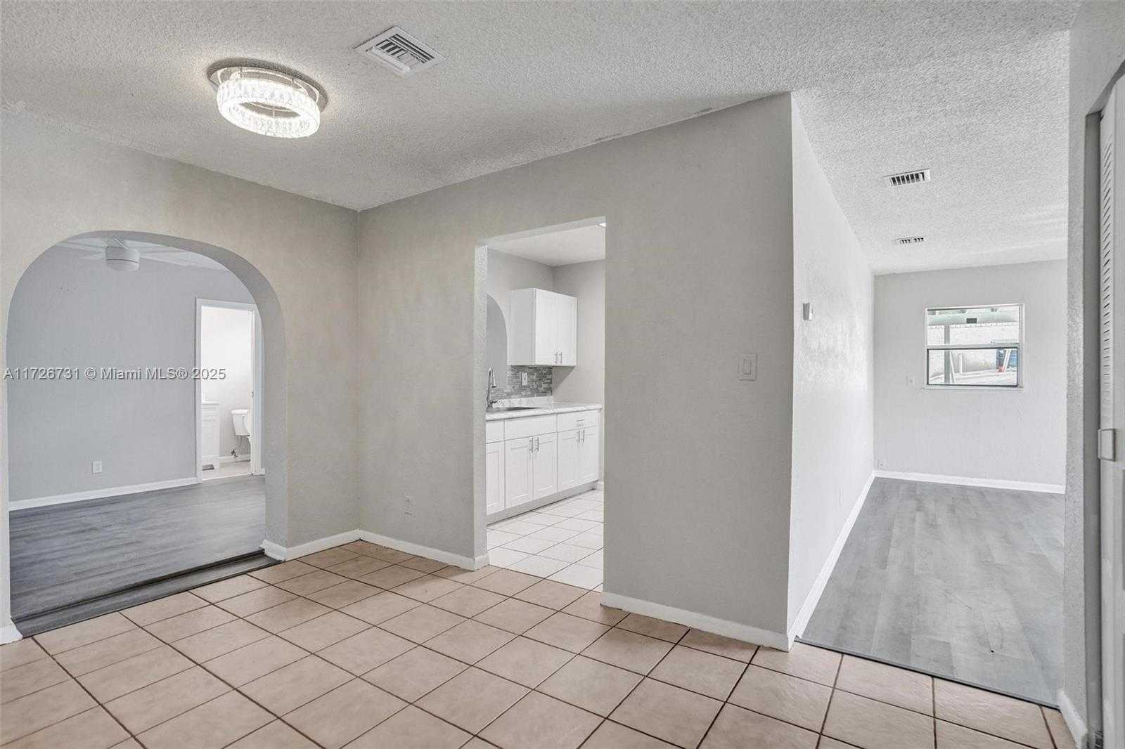 Small Image of 337 NORTH WEST 6TH ST, Deerfield Beach Number 3