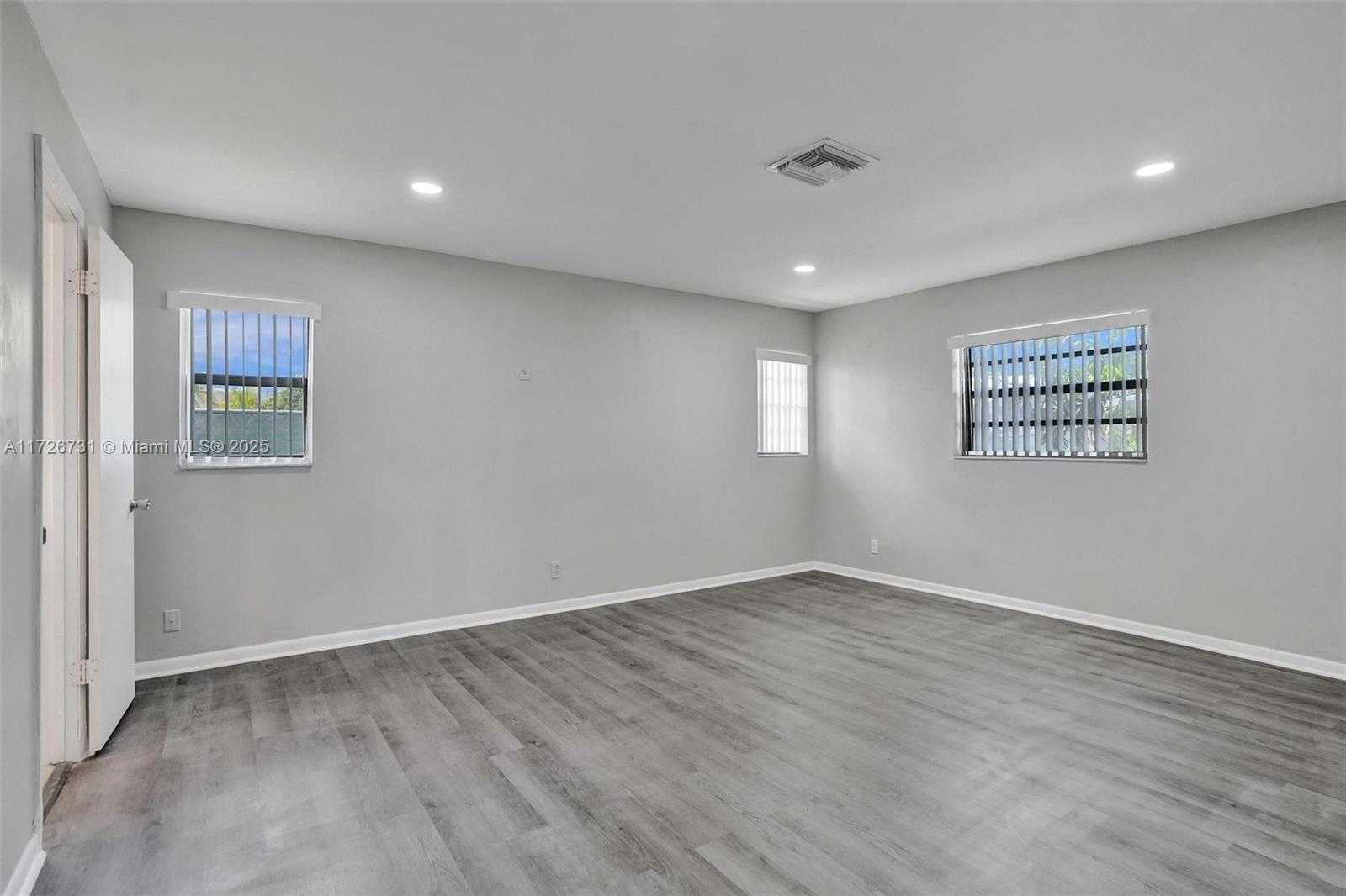 Small Image of 337 NORTH WEST 6TH ST, Deerfield Beach Number 8