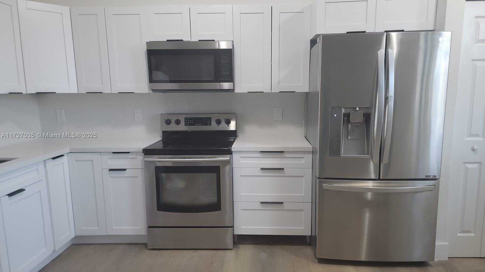 Small Image of 571 SOUTH EAST 37TH PL, Homestead Number 5