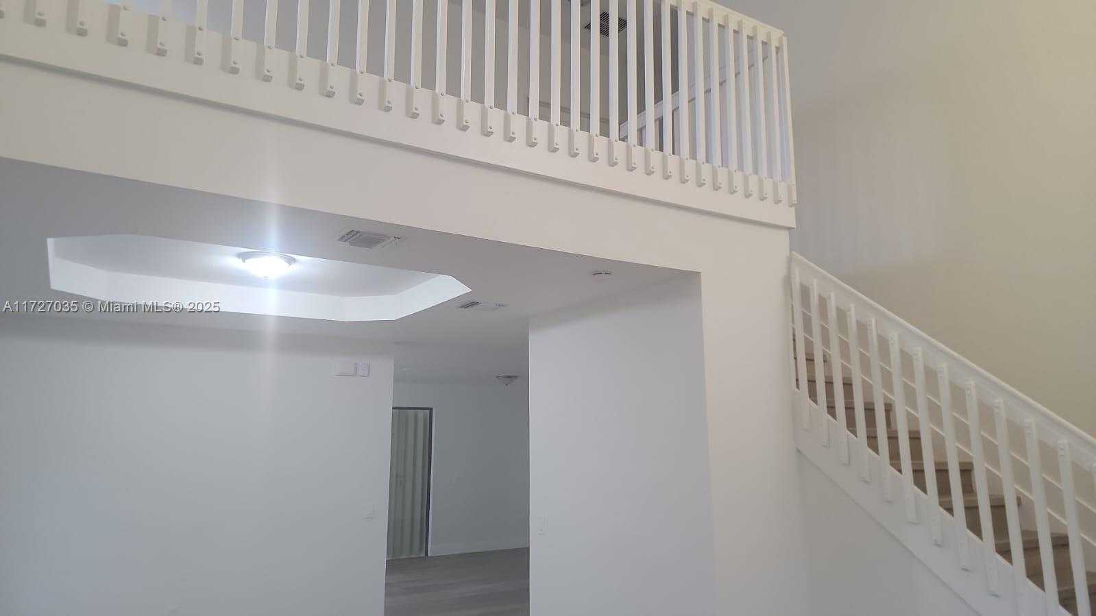 Small Image of 571 SOUTH EAST 37TH PL, Homestead Number 7