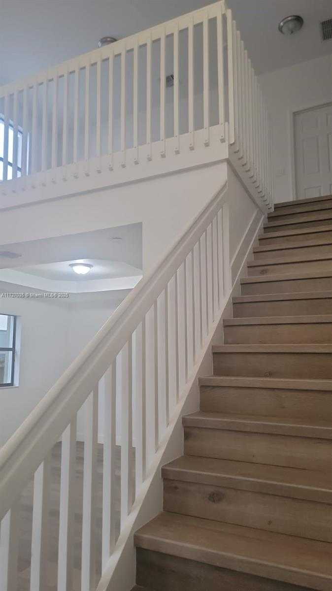 Small Image of 571 SOUTH EAST 37TH PL, Homestead Number 8