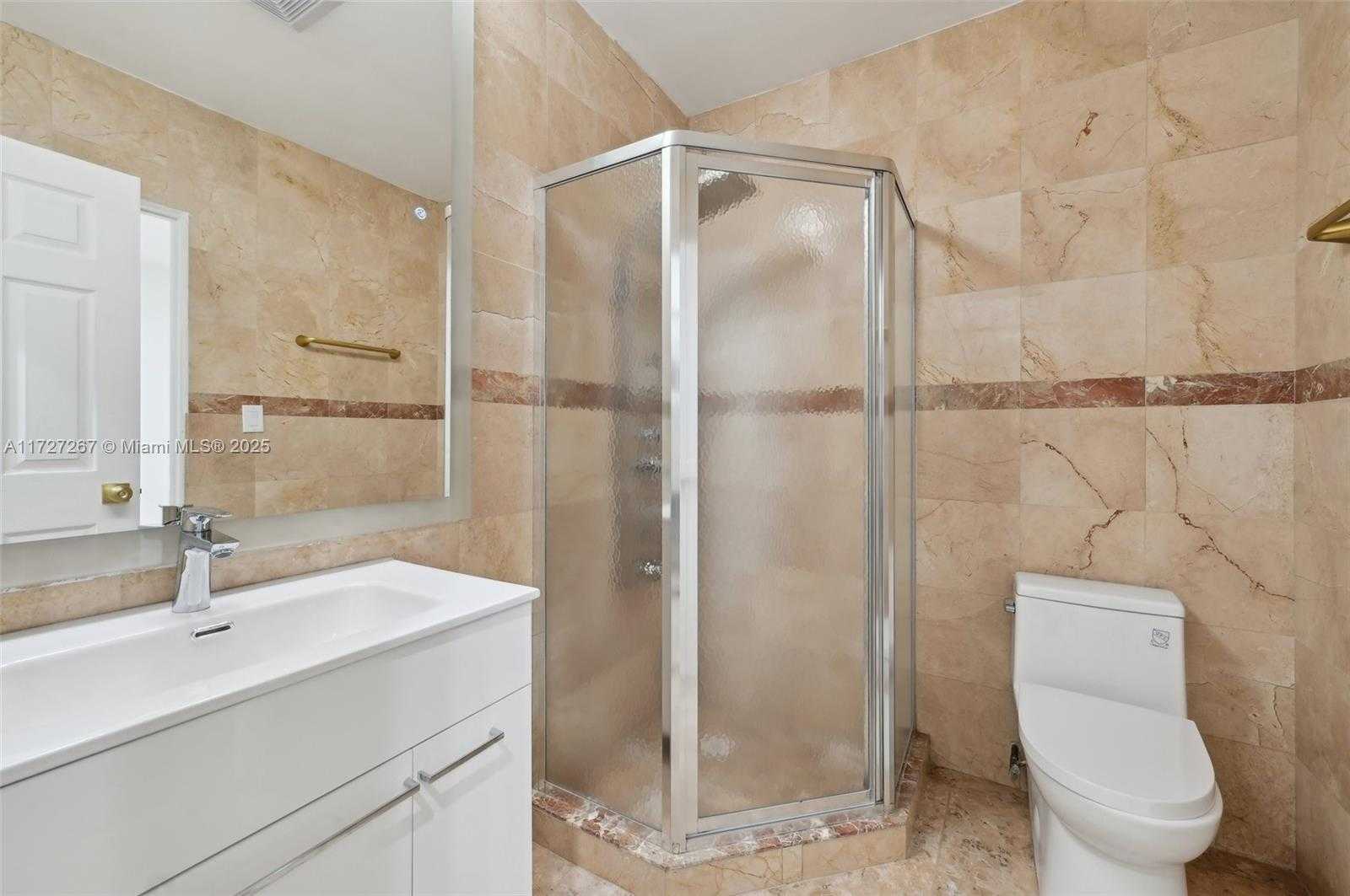 Small Image of 299 SOUTH BISCAYNE RIVER DR, Miami Number 27