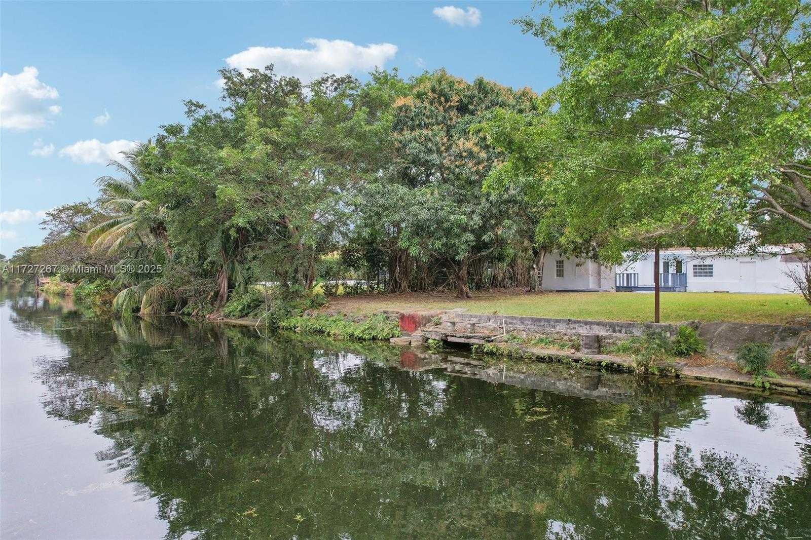 Small Image of 299 SOUTH BISCAYNE RIVER DR, Miami Number 38
