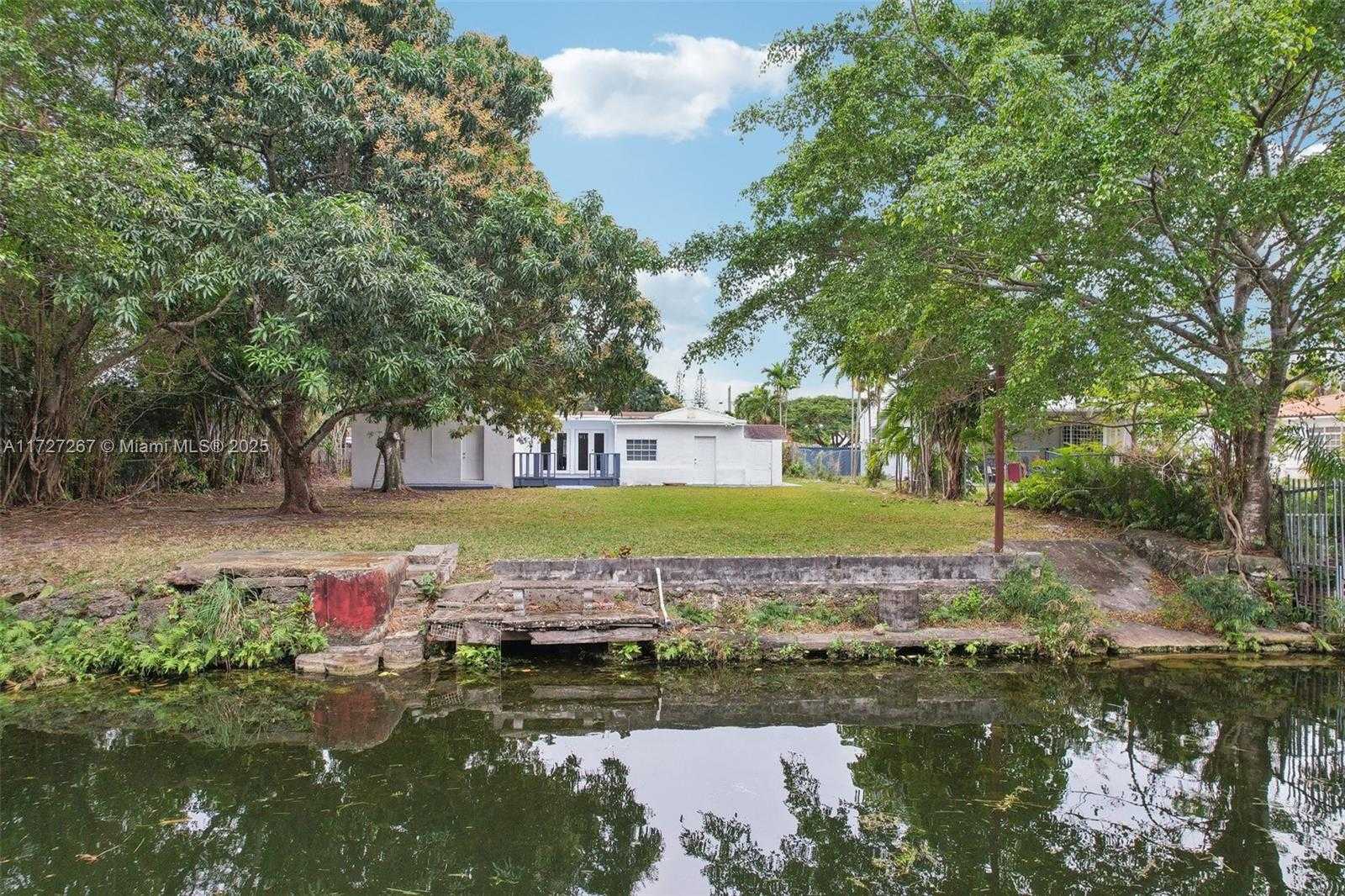 Small Image of 299 SOUTH BISCAYNE RIVER DR, Miami Number 39
