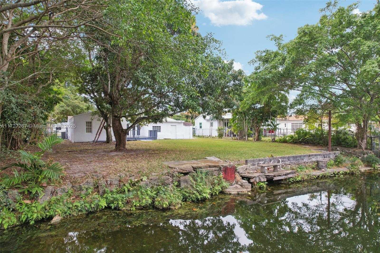 Small Image of 299 SOUTH BISCAYNE RIVER DR, Miami Number 40