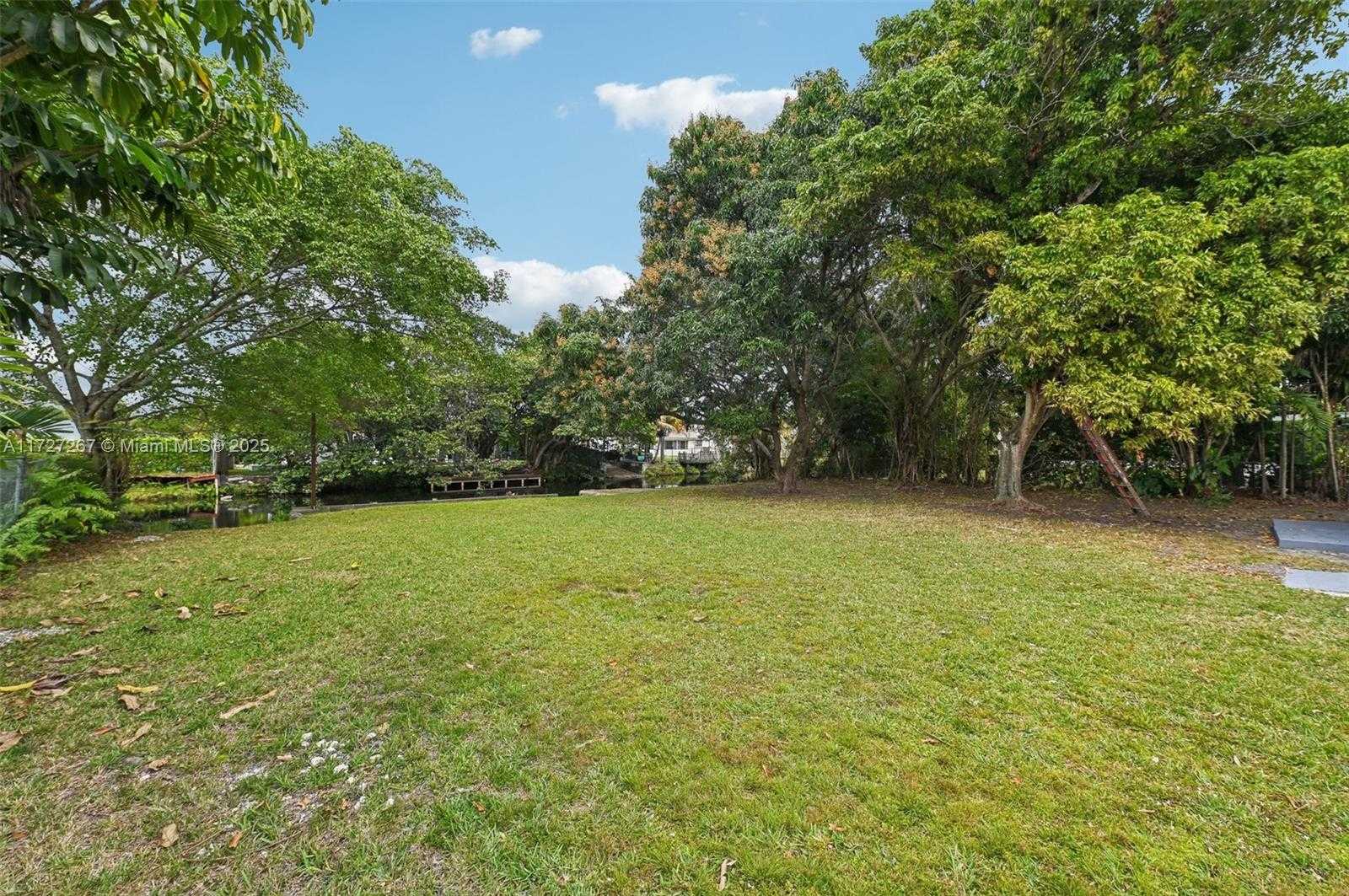 Small Image of 299 SOUTH BISCAYNE RIVER DR, Miami Number 43