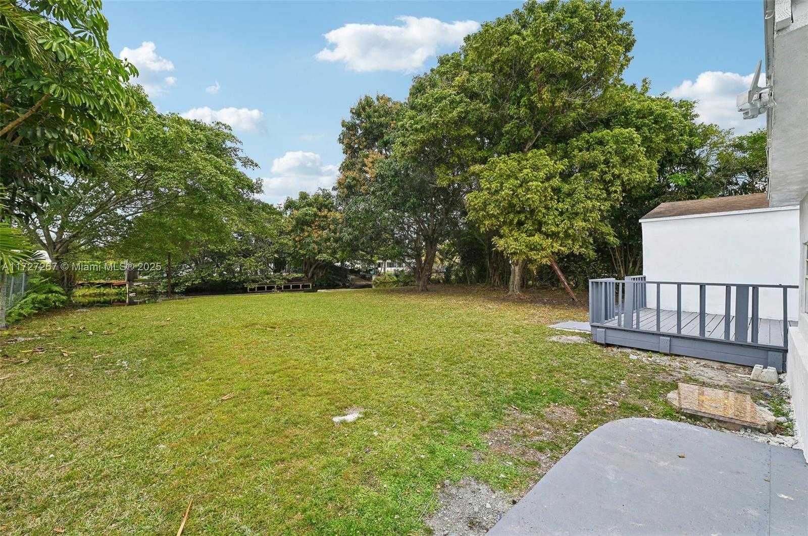 Small Image of 299 SOUTH BISCAYNE RIVER DR, Miami Number 44