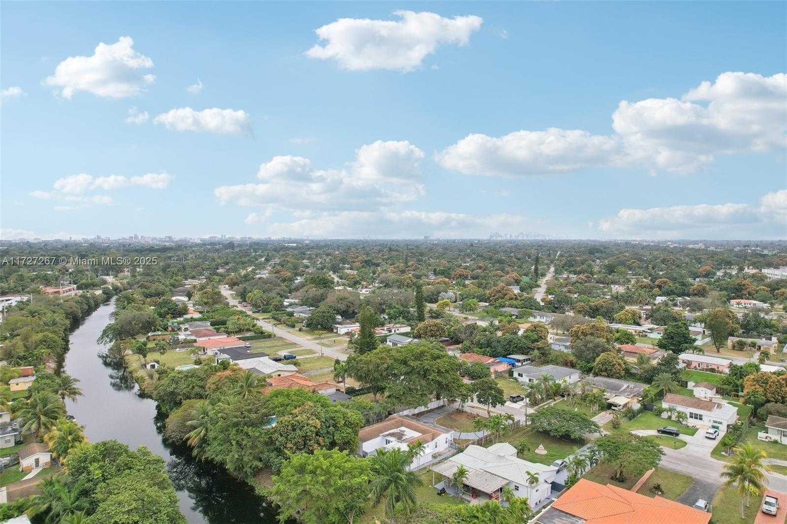 Small Image of 299 SOUTH BISCAYNE RIVER DR, Miami Number 47