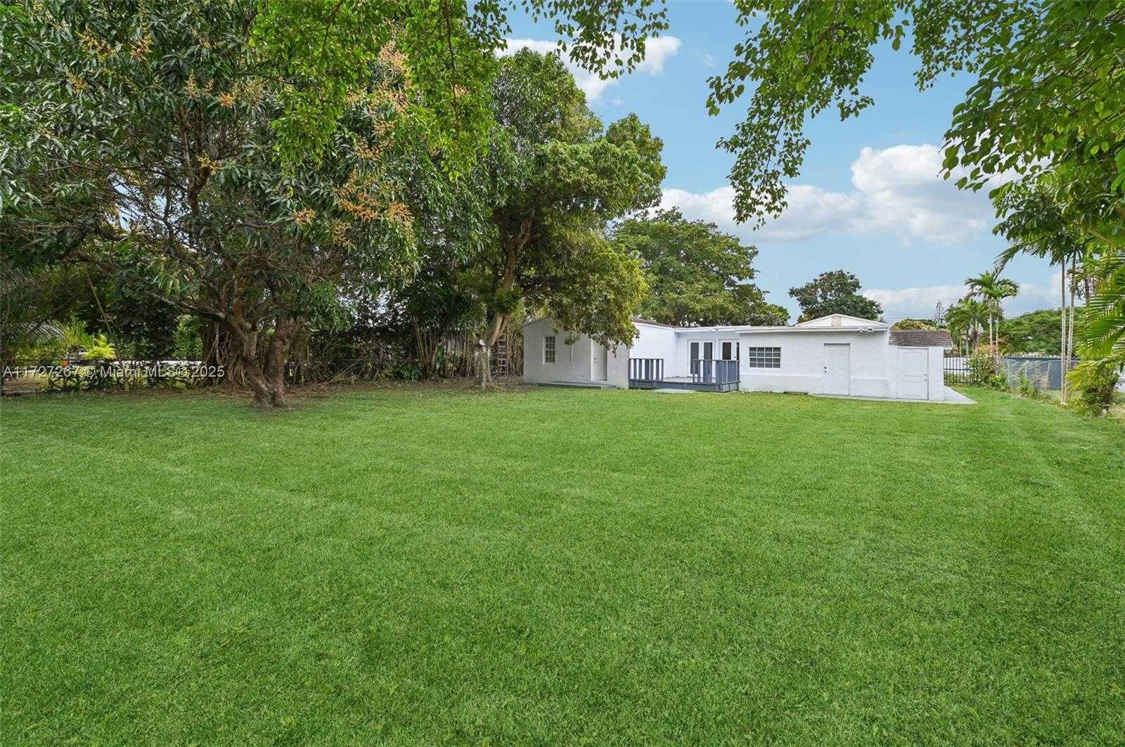 Small Image of 299 SOUTH BISCAYNE RIVER DR, Miami Number 50