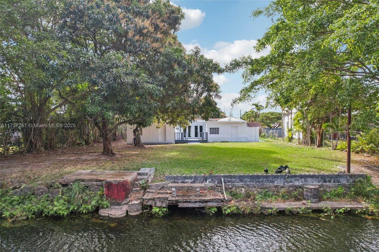 Small Image of 299 SOUTH BISCAYNE RIVER DR, Miami Number 56