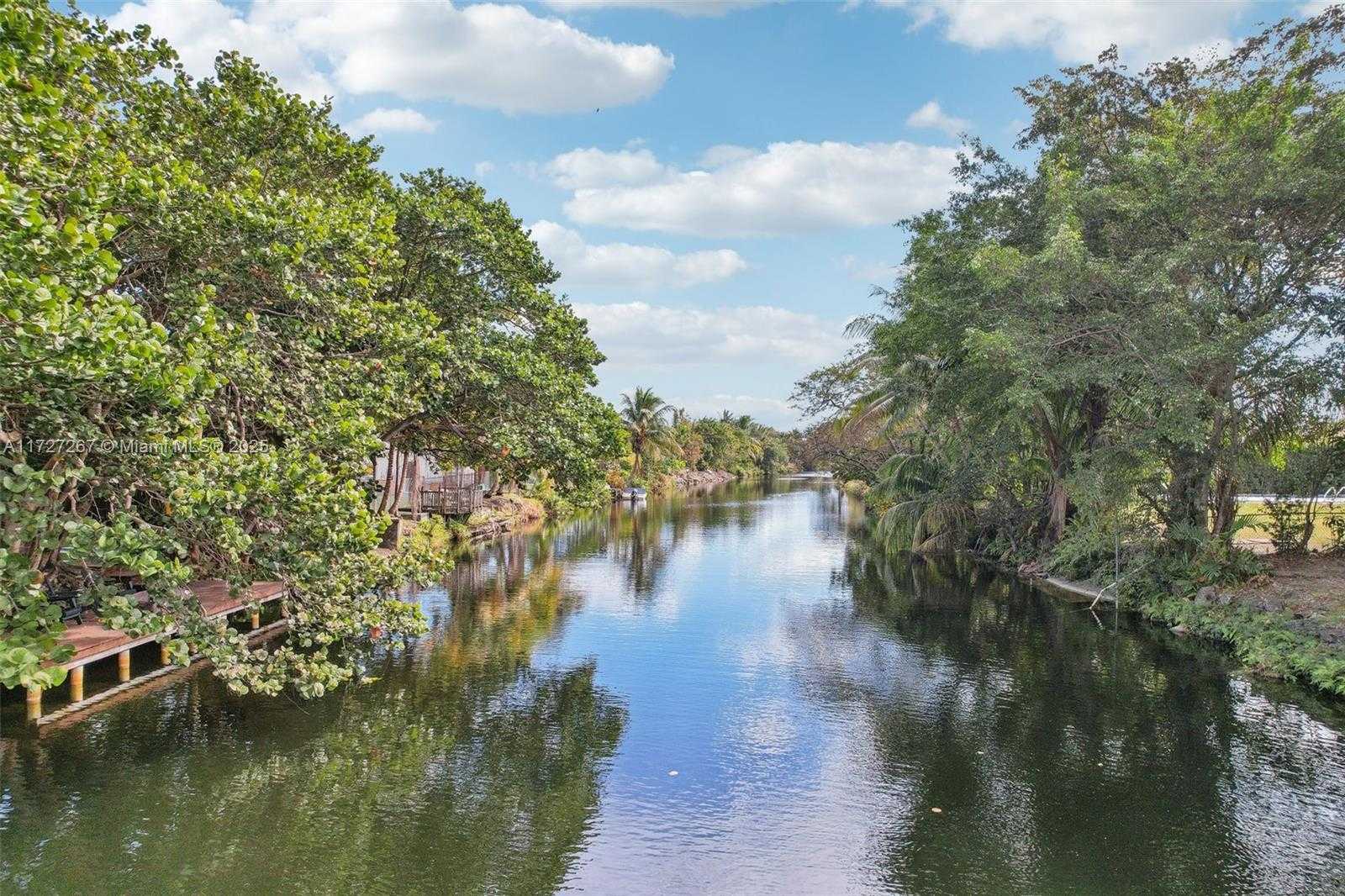 Small Image of 299 SOUTH BISCAYNE RIVER DR, Miami Number 59