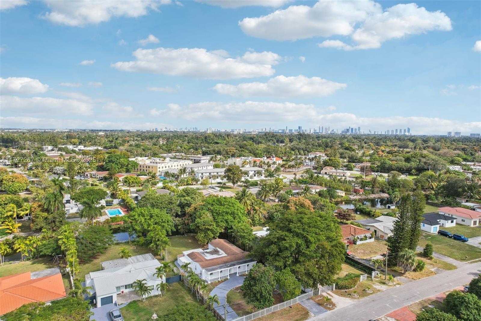 Small Image of 299 SOUTH BISCAYNE RIVER DR, Miami Number 62