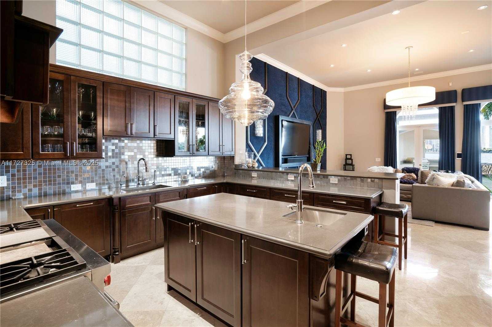 Small Image of 3914 Island Estates Dr, Miami, FL 33160, USA Number 31