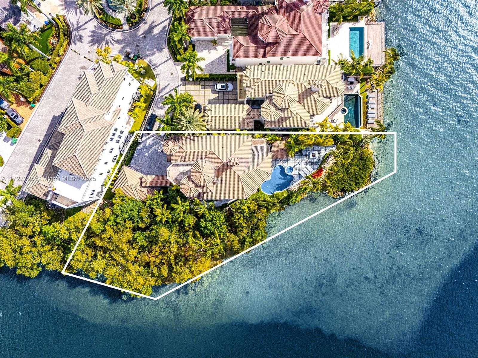 Small Image of 3914 Island Estates Dr, Miami, FL 33160, USA Number 37