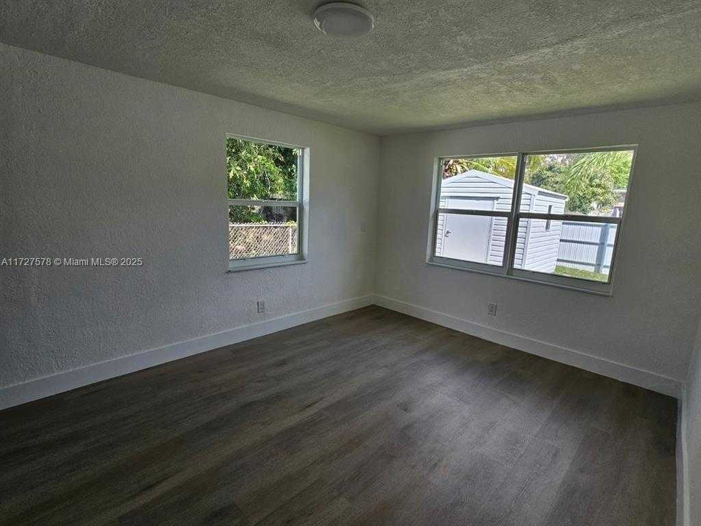 Small Image of 1951 NORTH EAST 157TH TER, North Miami Beach Number 14