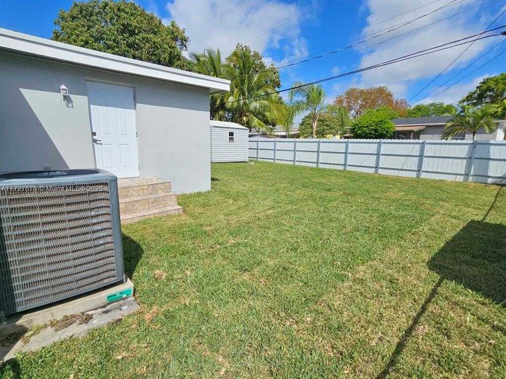 Small Image of 1951 NORTH EAST 157TH TER, North Miami Beach Number 18
