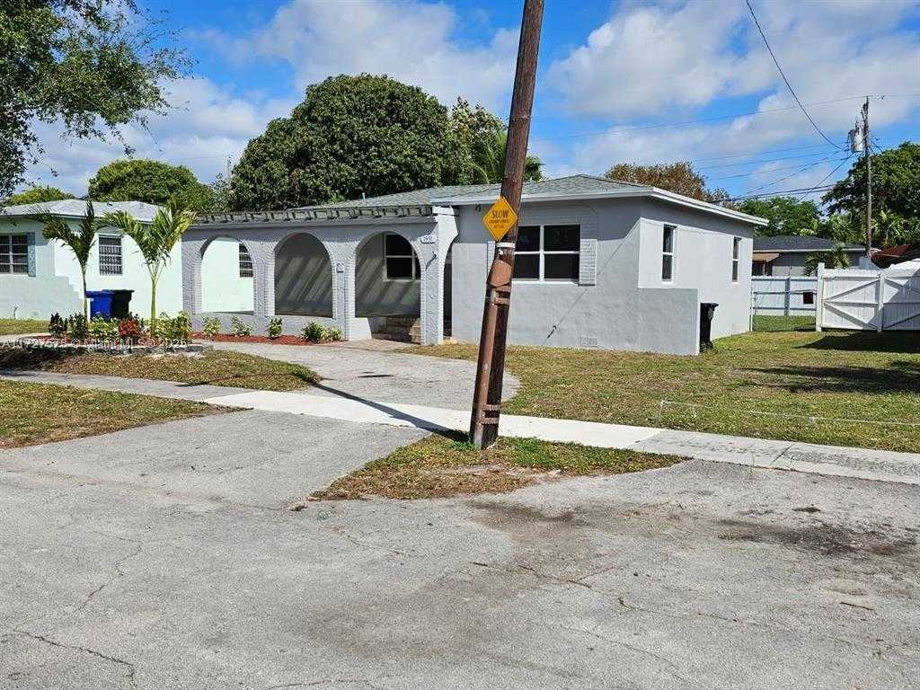 Small Image of 1951 NORTH EAST 157TH TER, North Miami Beach Number 2