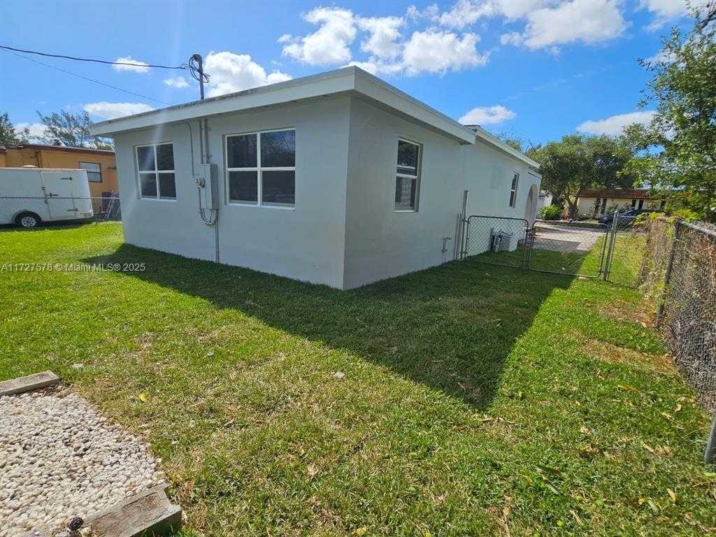 Small Image of 1951 NORTH EAST 157TH TER, North Miami Beach Number 22