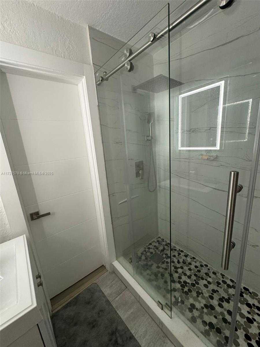 Small Image of 1951 NORTH EAST 157TH TER, North Miami Beach Number 23