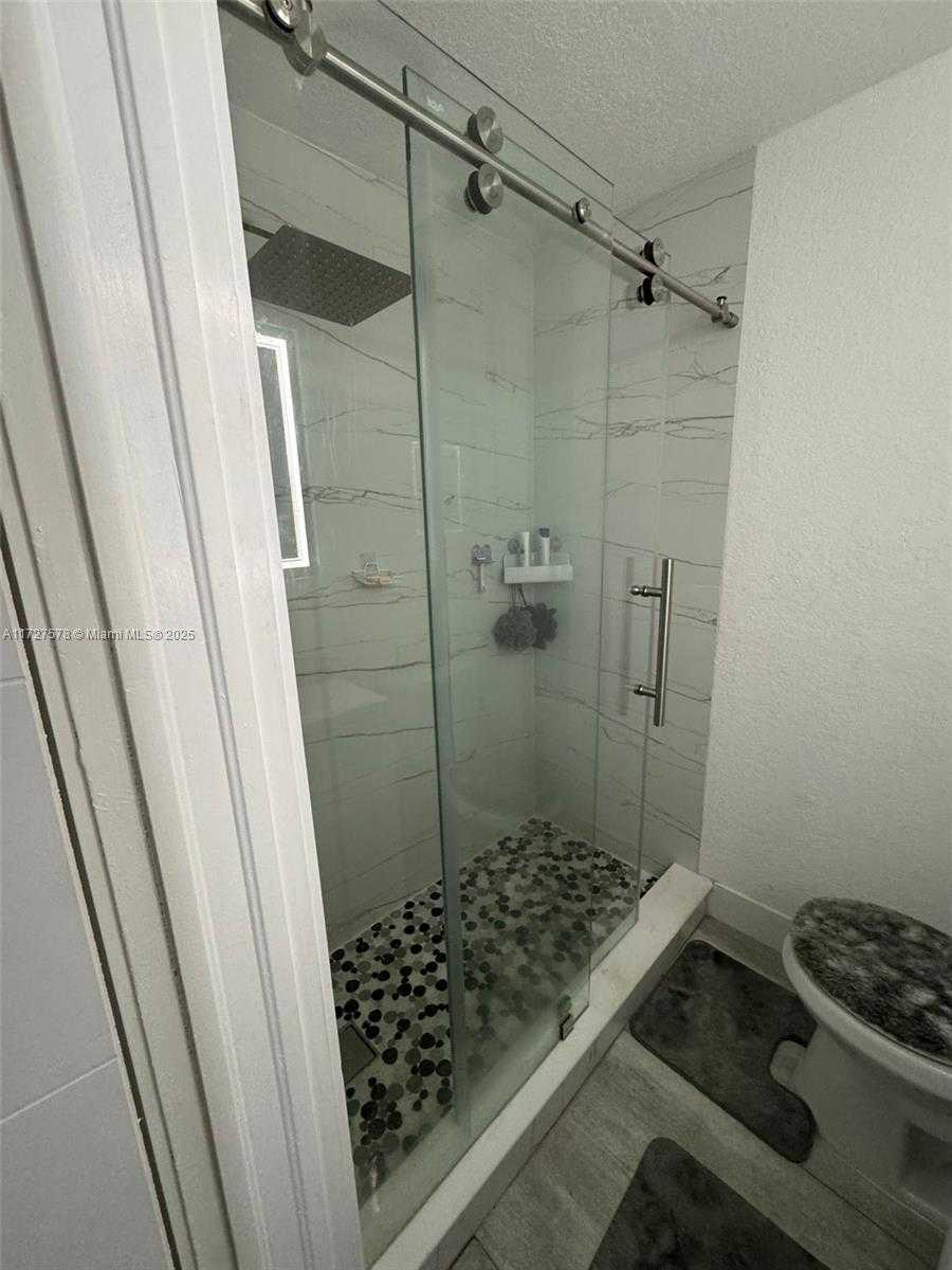 Small Image of 1951 NORTH EAST 157TH TER, North Miami Beach Number 25