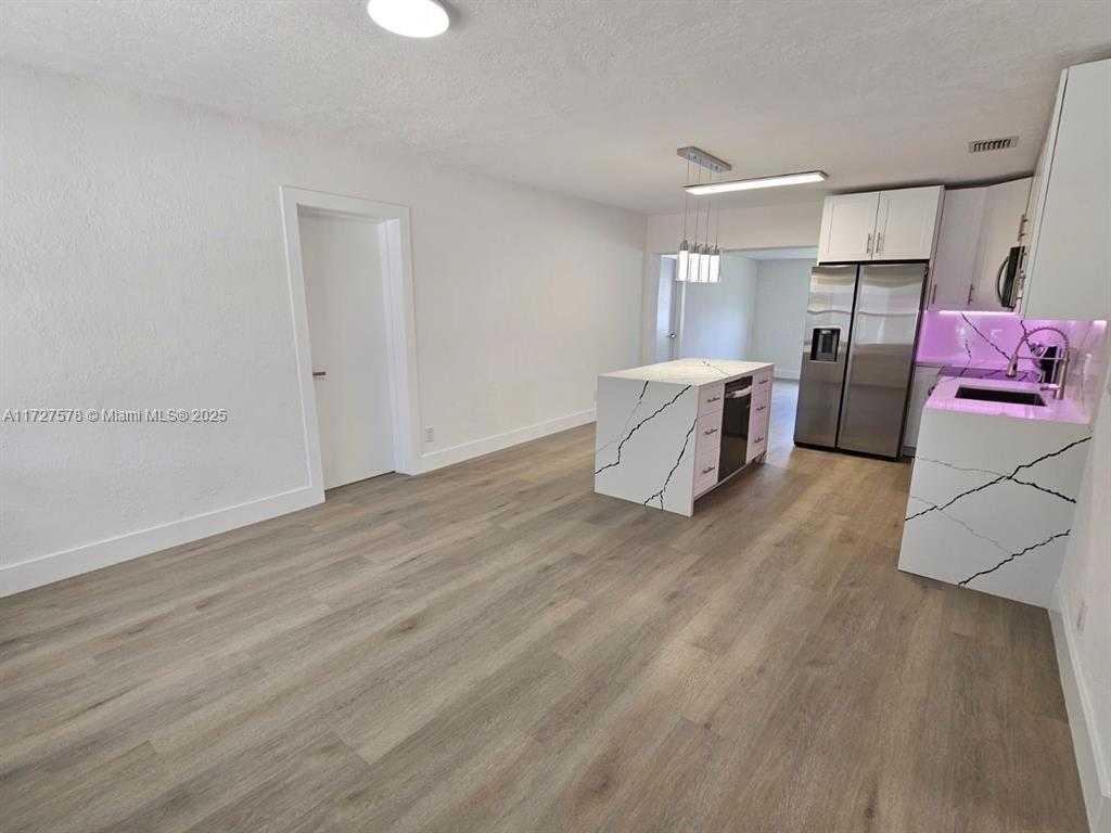 Small Image of 1951 NORTH EAST 157TH TER, North Miami Beach Number 4