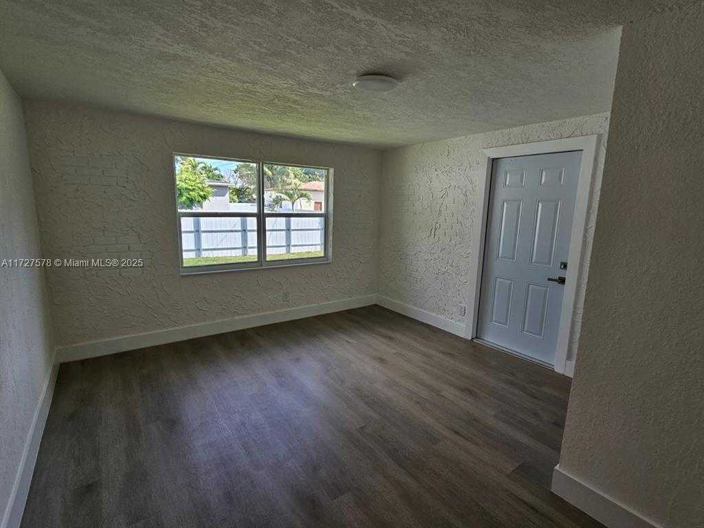 Small Image of 1951 NORTH EAST 157TH TER, North Miami Beach Number 6