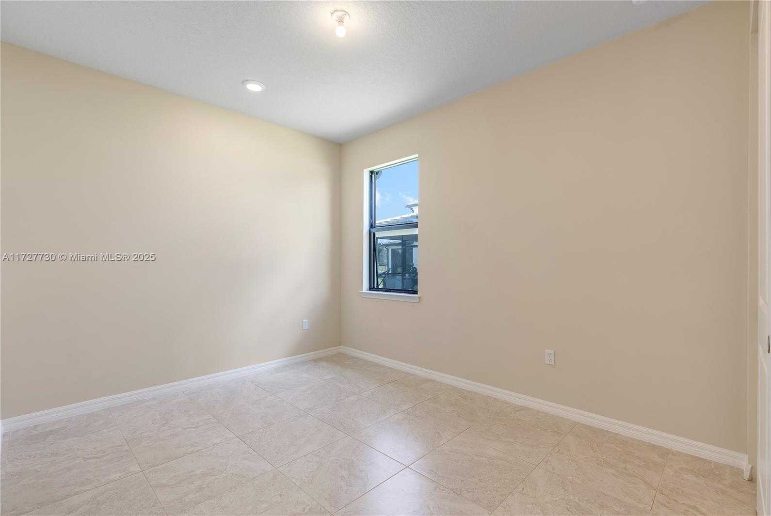 Small Image of 4480 GRAMERCY DR, Oakland Park Number 15