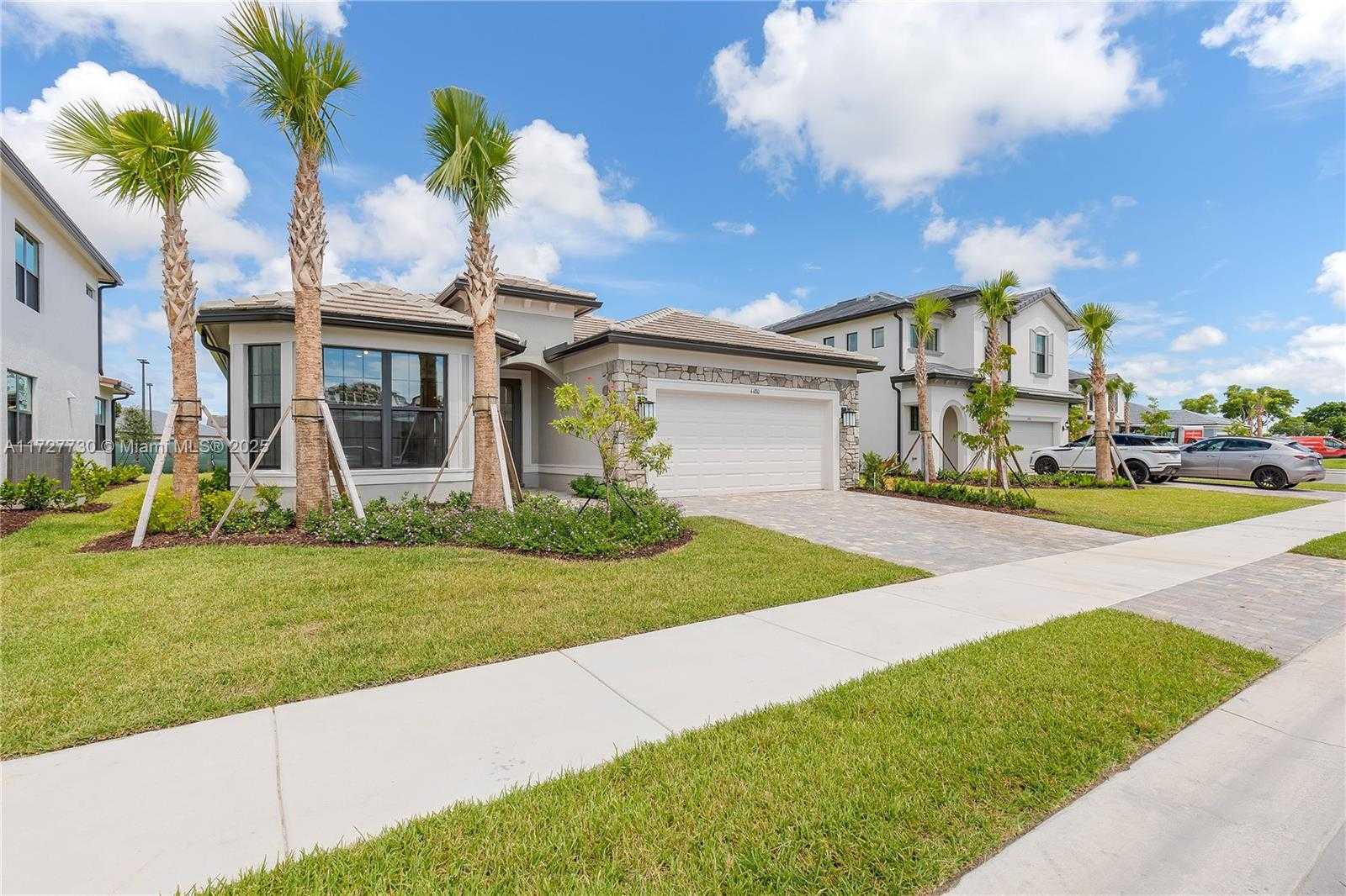 Small Image of 4480 GRAMERCY DR, Oakland Park Number 2