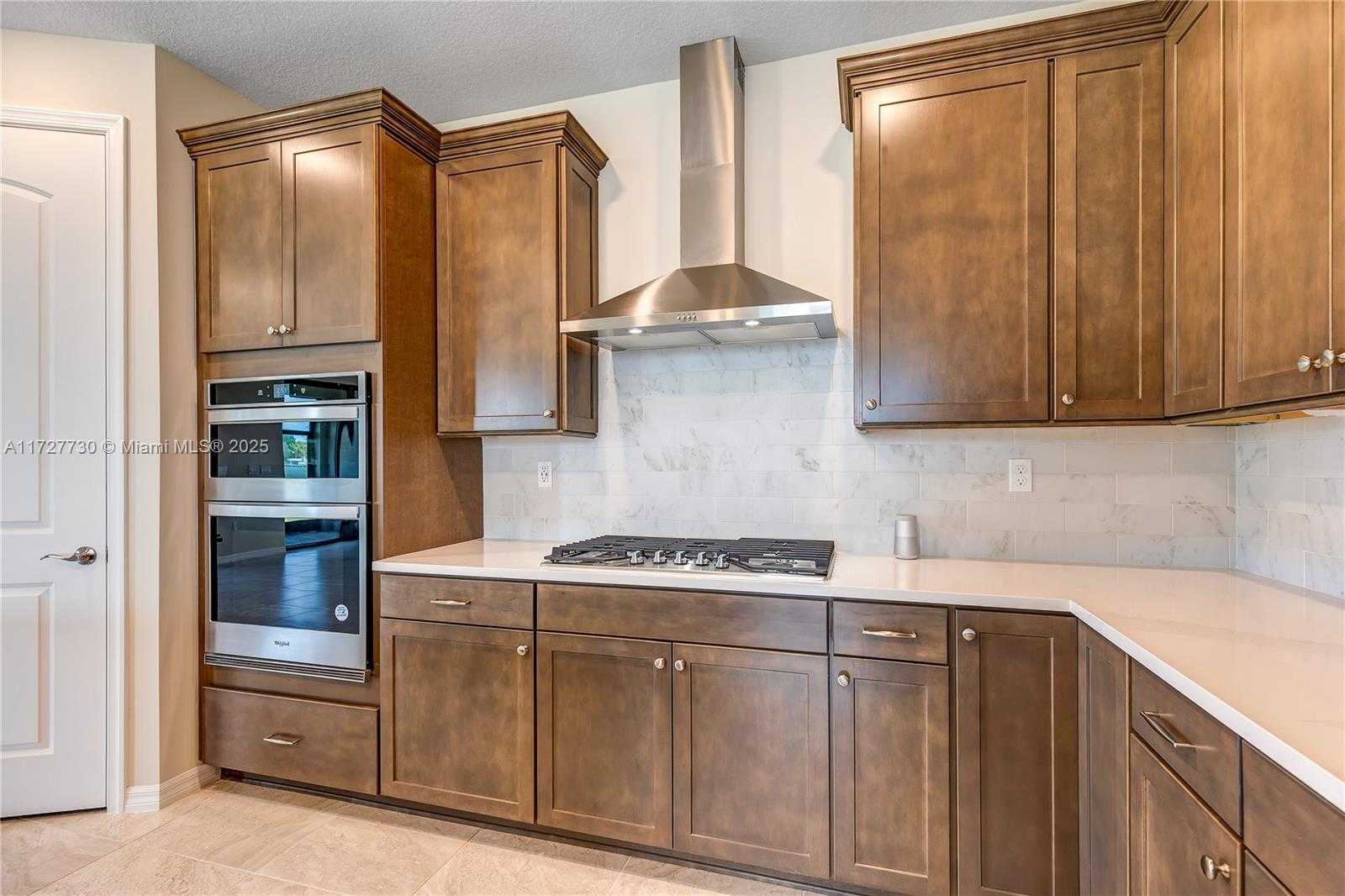 Small Image of 4480 GRAMERCY DR, Oakland Park Number 6
