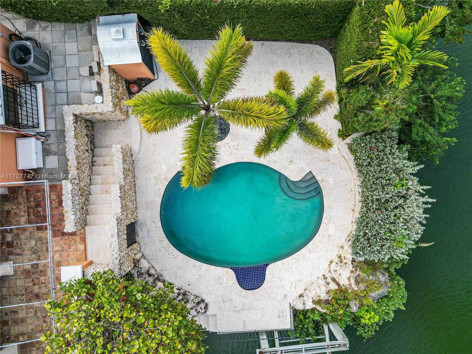 Small Image of 1181 SOUTH ALHAMBRA CIR, Coral Gables Number 2