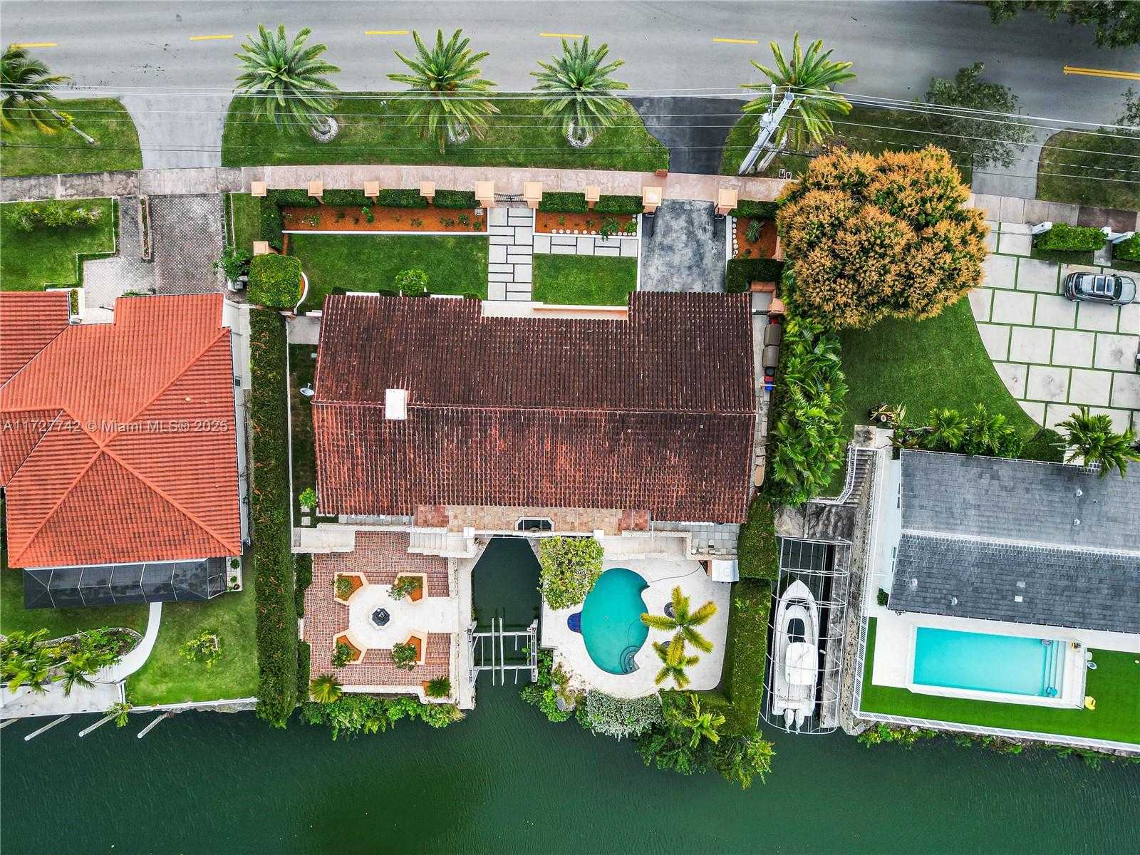 Small Image of 1181 SOUTH ALHAMBRA CIR, Coral Gables Number 27