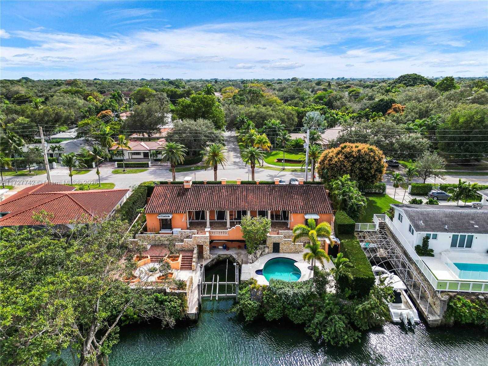 Small Image of 1181 SOUTH ALHAMBRA CIR, Coral Gables Number 34