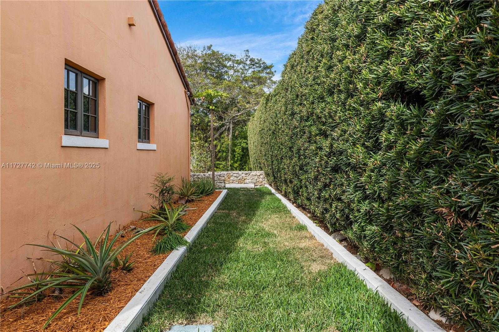Small Image of 1181 SOUTH ALHAMBRA CIR, Coral Gables Number 38