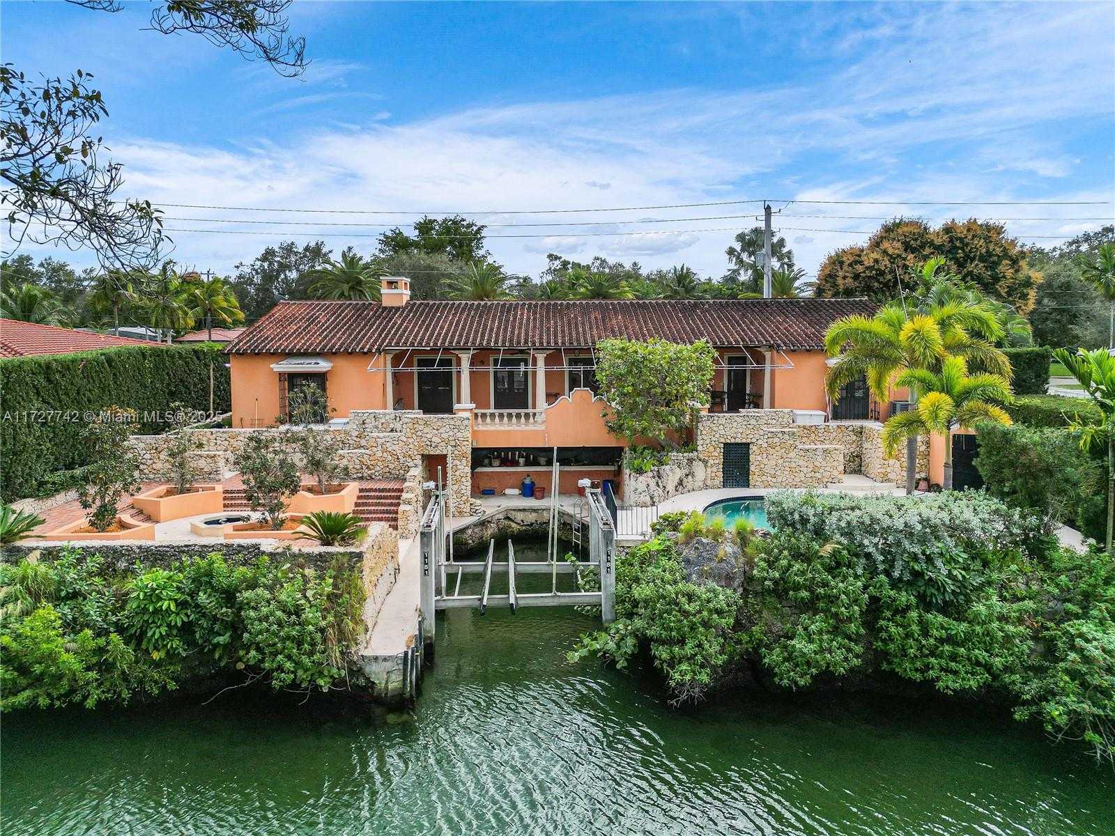 Small Image of 1181 SOUTH ALHAMBRA CIR, Coral Gables Number 7