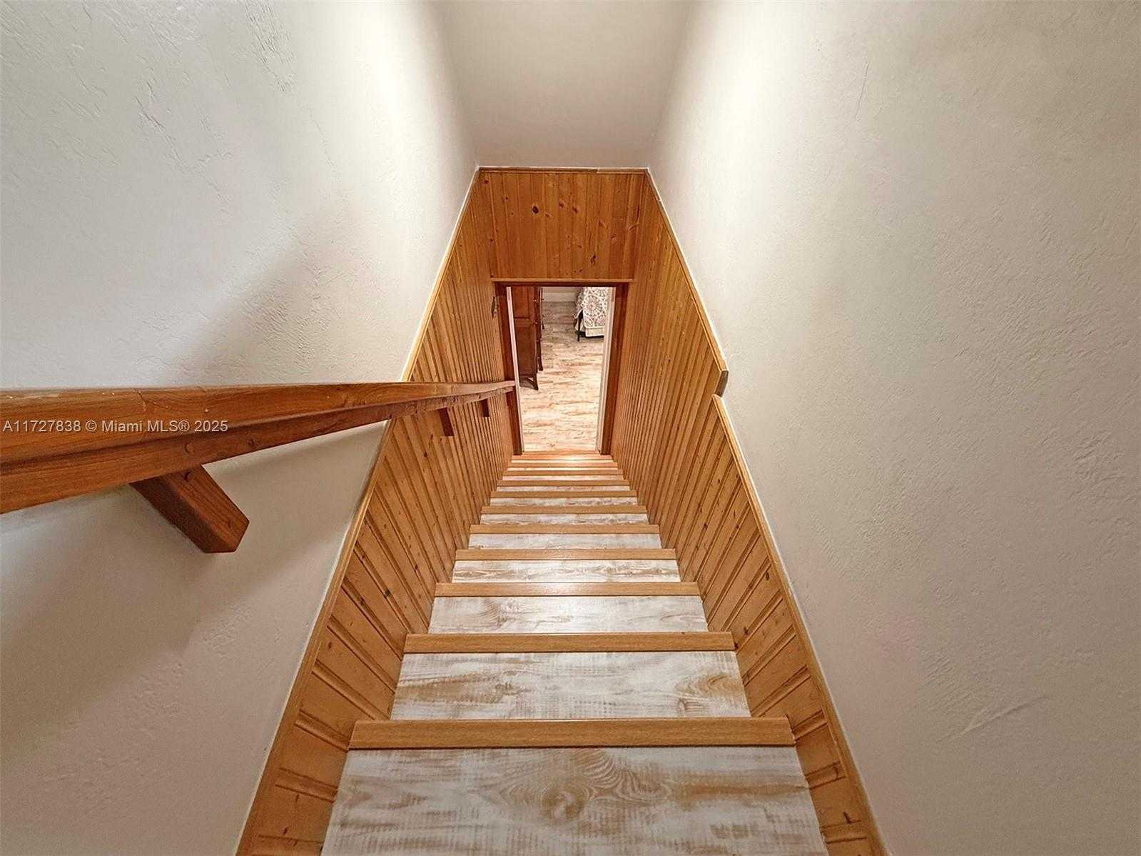 Small Image of 28 CENTER LN, Key Largo Number 15