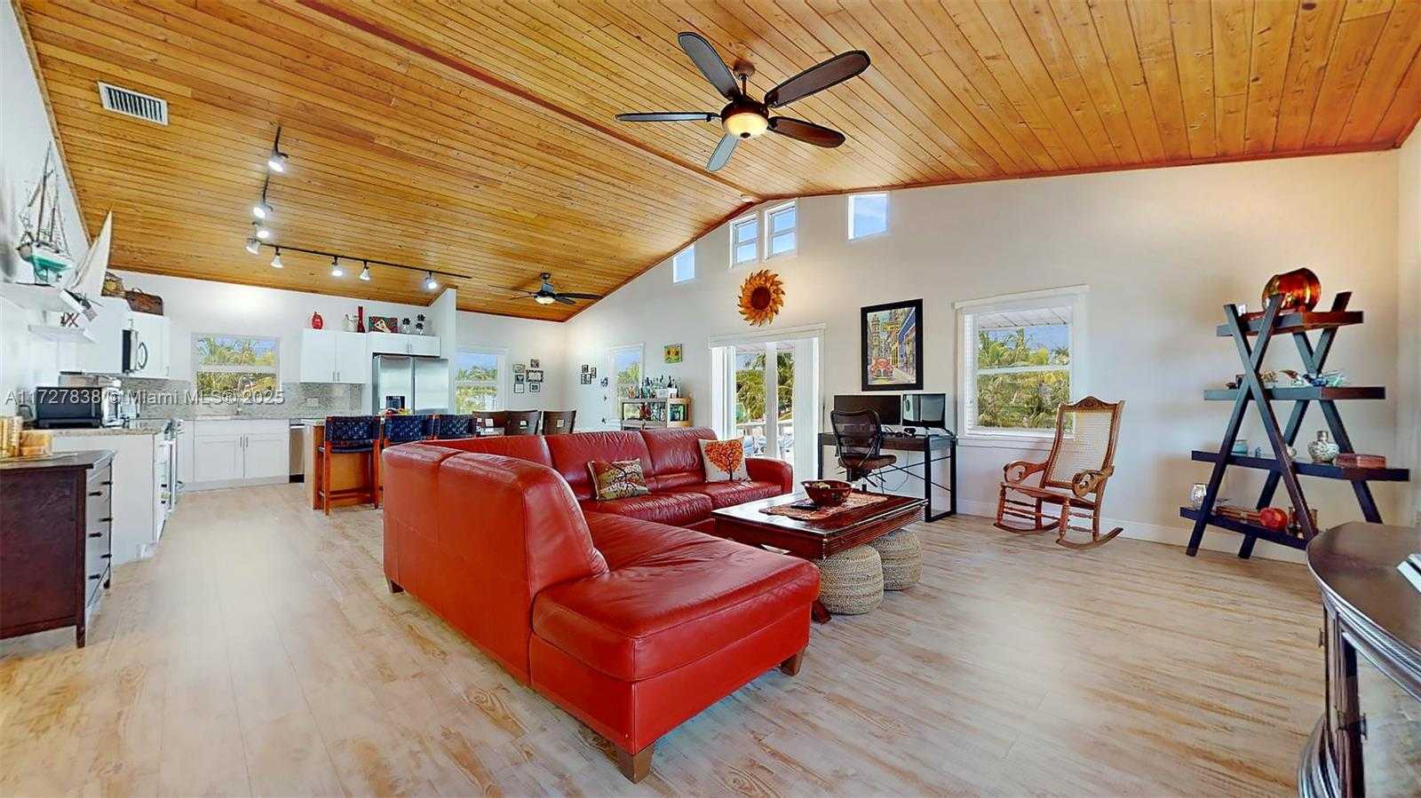 Small Image of 28 CENTER LN, Key Largo Number 22