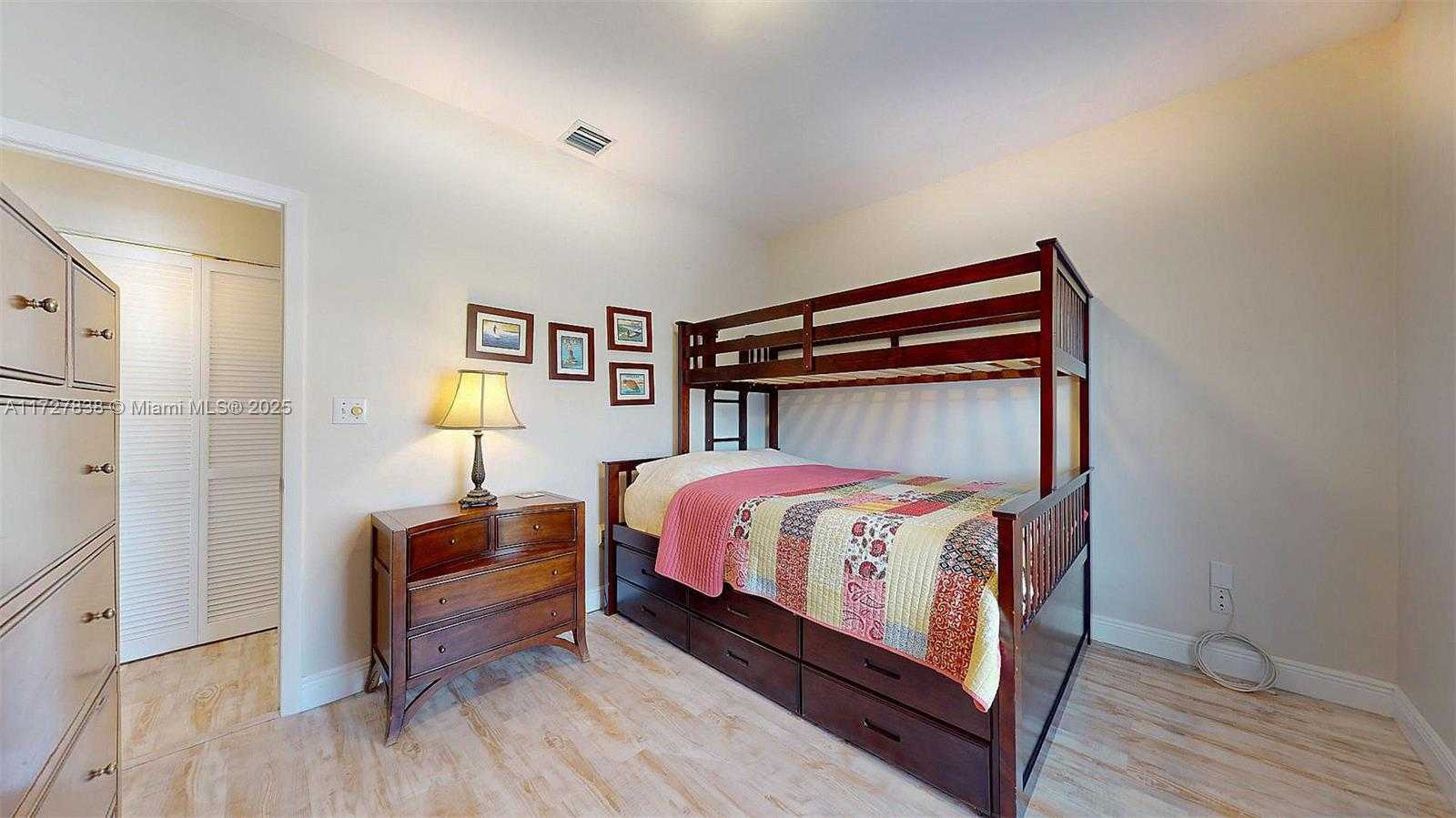 Small Image of 28 CENTER LN, Key Largo Number 32