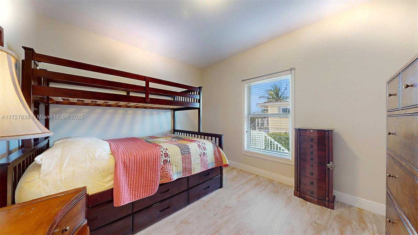 Small Image of 28 CENTER LN, Key Largo Number 33