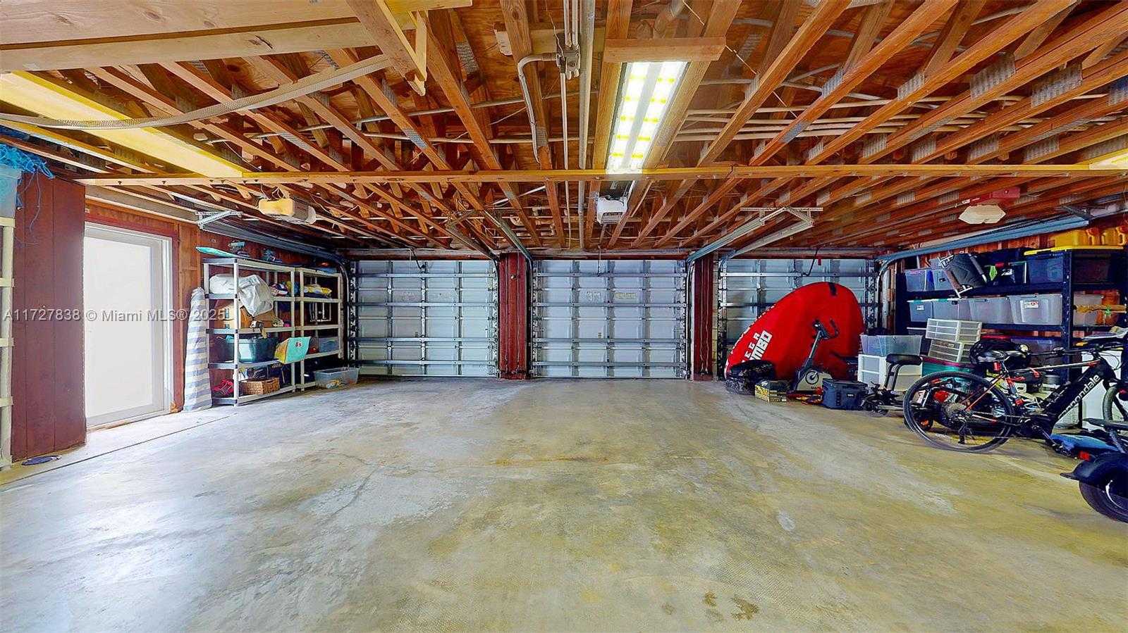 Small Image of 28 CENTER LN, Key Largo Number 38