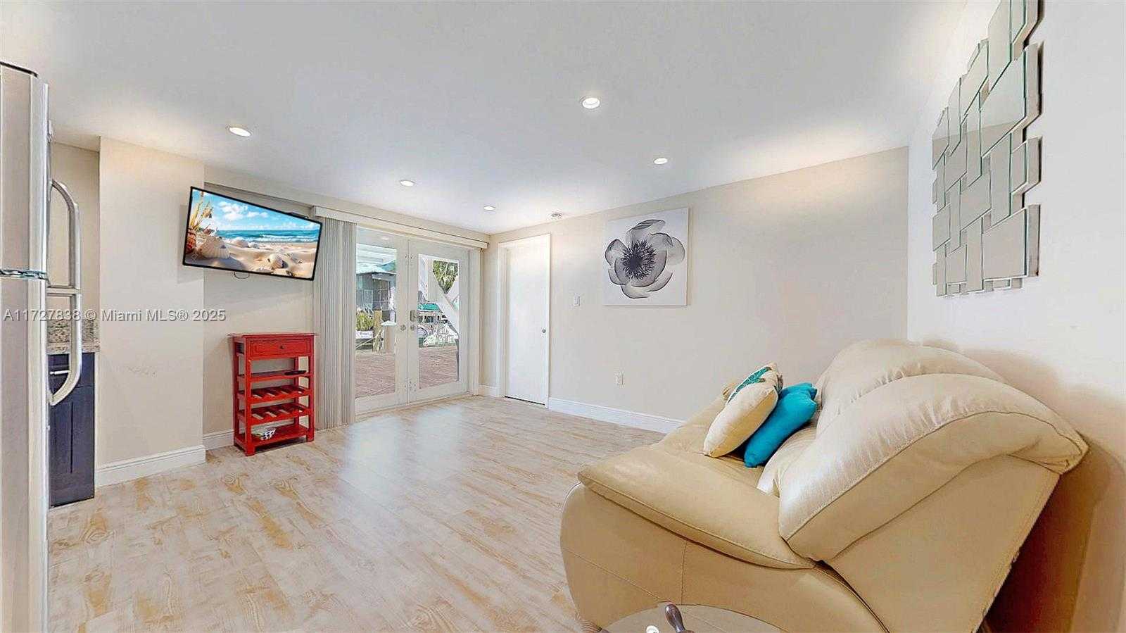 Small Image of 28 CENTER LN, Key Largo Number 6